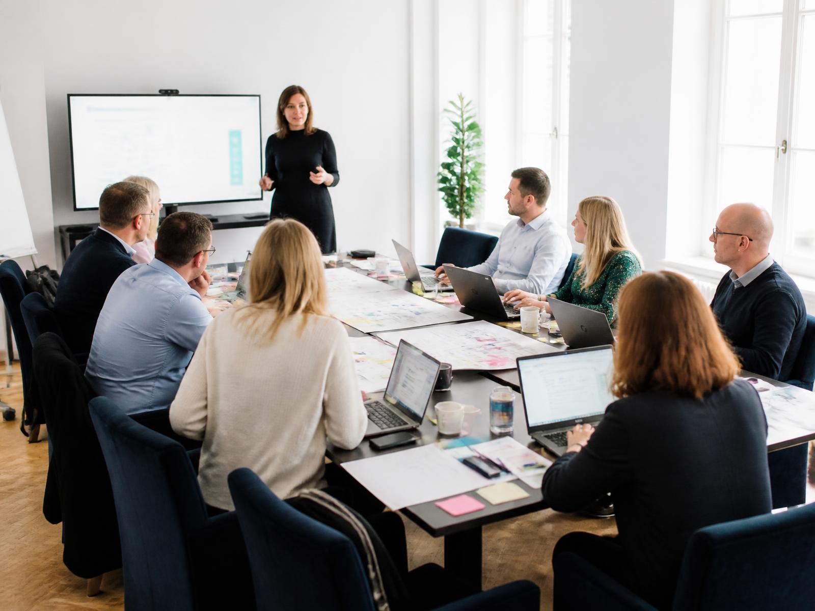Hands-on AI training session with a working team